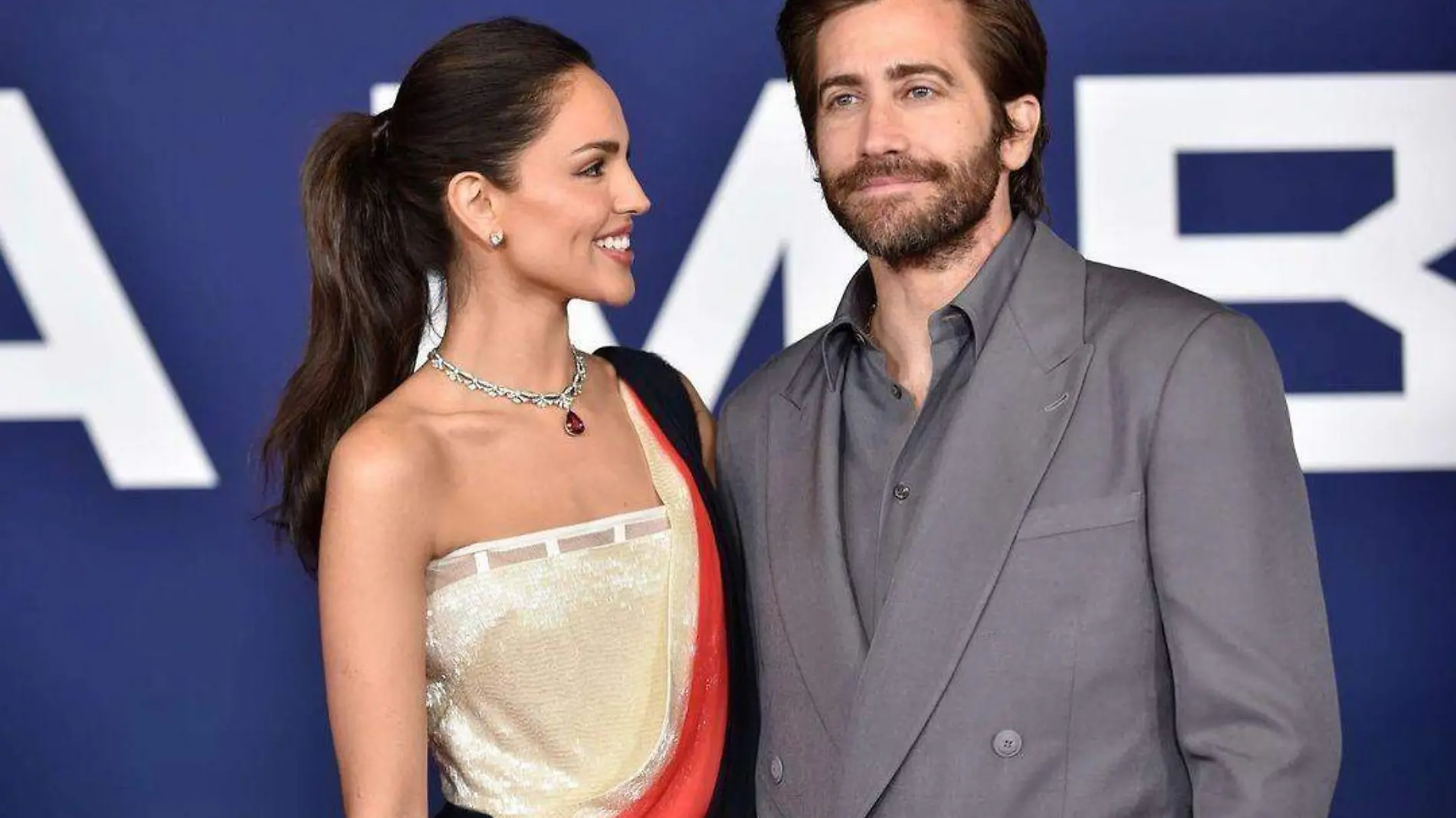 Eiza González y Jake Gyllenhaal